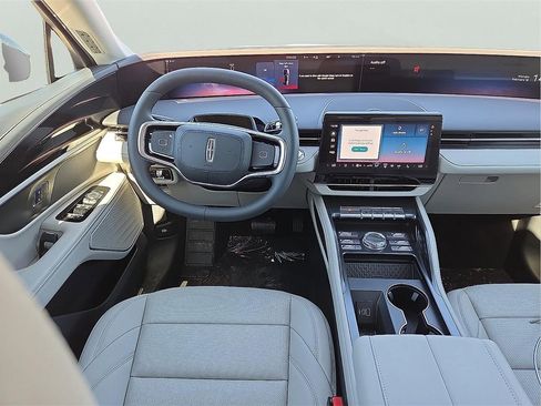 New 2026 Lincoln Nautilus Premier image 11