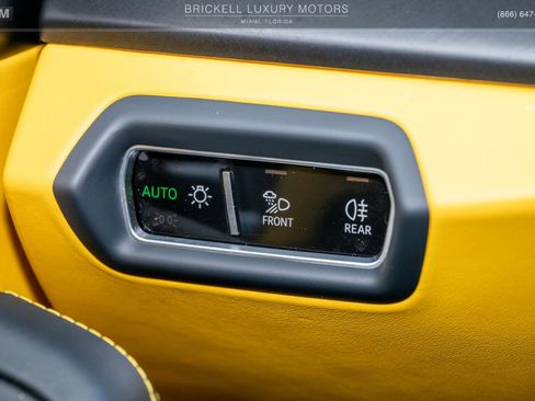 Used 2022 Lamborghini Urus AWD/4WD image 33