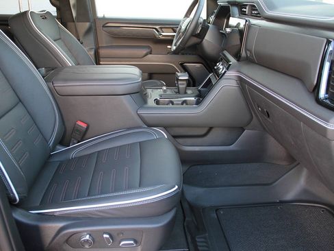 Used 2023 GMC Sierra 1500 AT4X AWD/4WD image 23