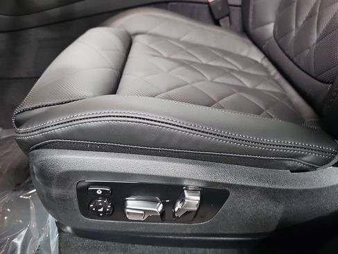 New 2026 BMW X5 xDrive40i w/ M Sport Package AWD/4WD image 31