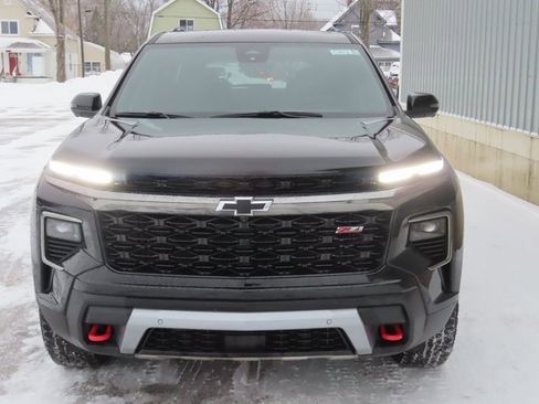 Used 2024 Chevrolet Traverse Z71 w/ Enhanced Driving Package image 10