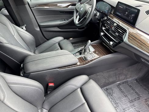 Used 2020 BMW 530e w/ Premium Package image 14