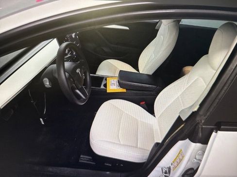 Used 2021 Tesla Model 3 Standard Range image 8