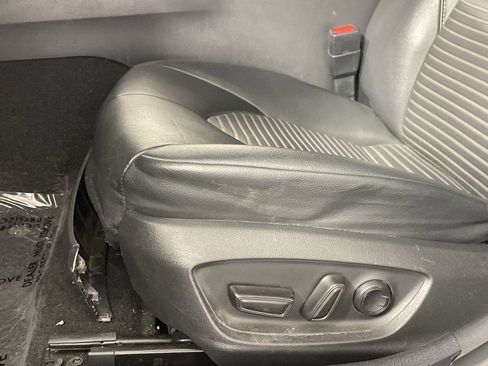 Used 2020 Toyota Camry SE FWD image 20