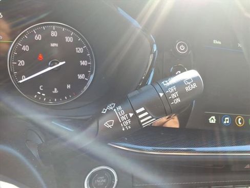 Used 2023 Buick Envision Essence image 23