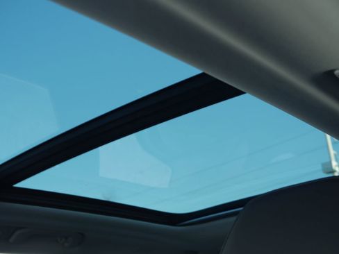 Used 2023 Volvo XC60 T8 Ultimate w/ Climate Package image 55