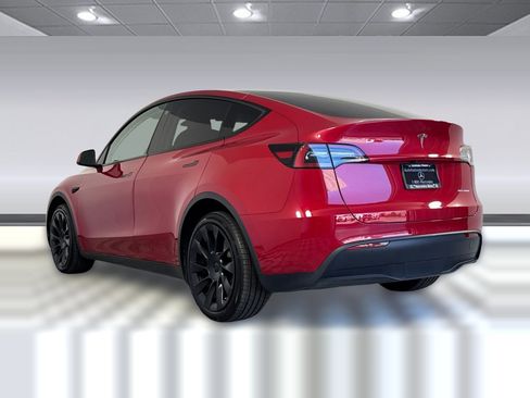 Used 2023 Tesla Model Y Long Range image 3