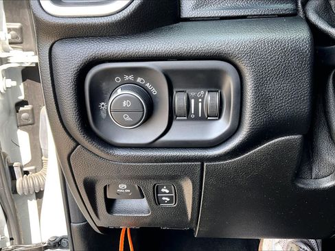 Used 2019 RAM 1500 Big Horn RWD image 36