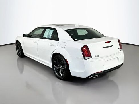 Used 2023 Chrysler 300 Touring L w/ Popular Equipment Group RWD image 5