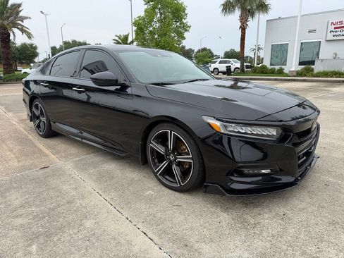 Used 2018 Honda Accord Touring image 7