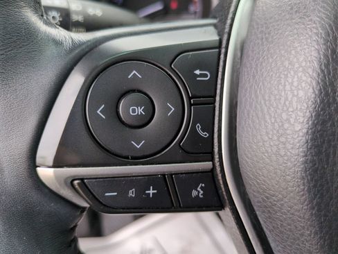 Used 2021 Toyota Camry XLE FWD image 17