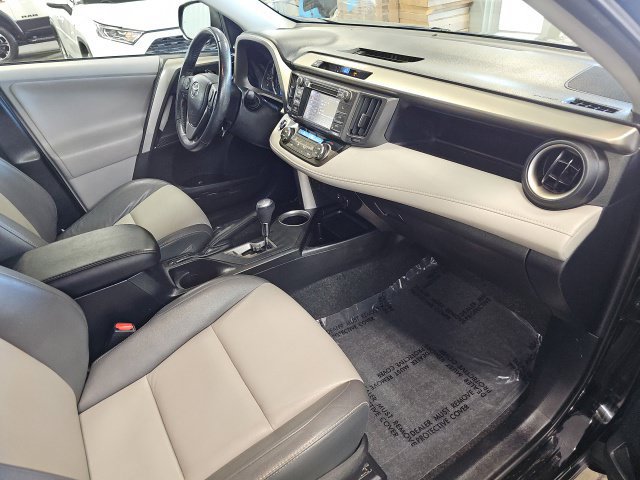 Used 2013 Toyota RAV4 Limited AWD/4WD image 34