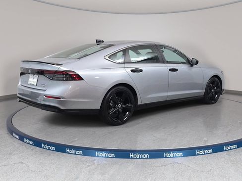 Used 2023 Honda Accord Sport image 6