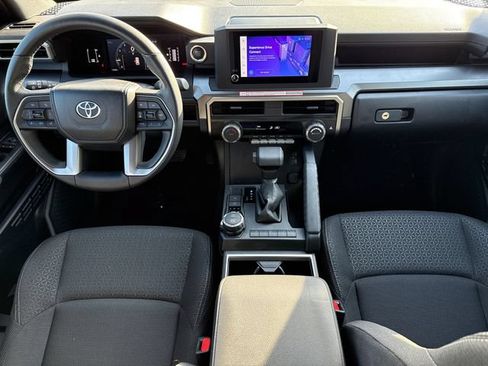 Used 2025 Toyota 4Runner SR5 AWD/4WD image 12