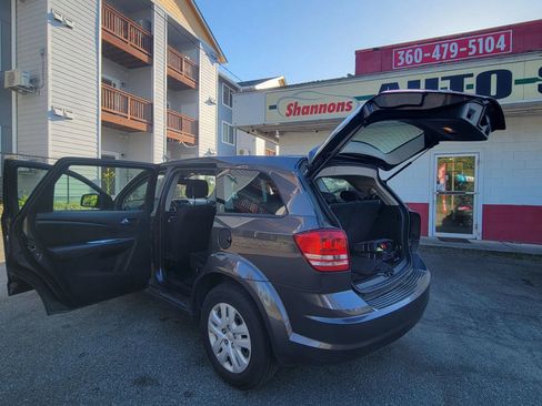 Used 2014 Dodge Journey American Value Package w/ Flexible Seating Group image 2