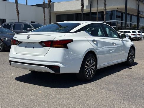 Used 2025 Nissan Altima 2.5 SV FWD image 7
