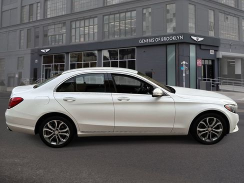 Used 2015 Mercedes-Benz C 300 4MATIC Sedan image 3
