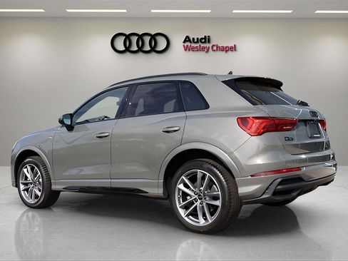 Used 2025 Audi Q3 2.0T Premium w/ Convenience Package image 3