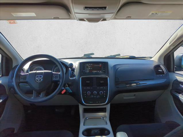 Used 2016 Dodge Grand Caravan SXT FWD image 21