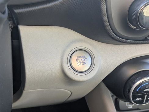 Certified 2024 Hyundai Venue SEL image 38