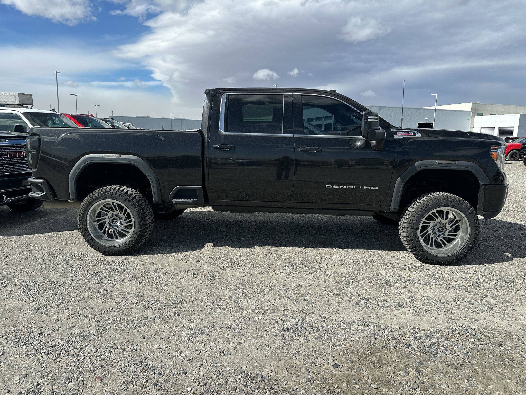 Used 2022 GMC Sierra 2500 Denali w/ Denali Ultimate Package AWD/4WD image 3