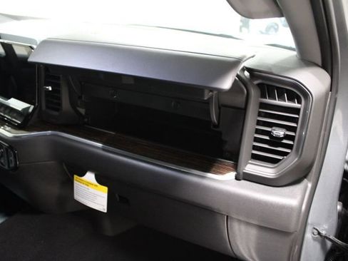 New 2026 GMC Sierra 1500 SLE image 26