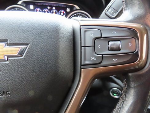 Used 2022 Chevrolet Silverado 1500 High Country image 36
