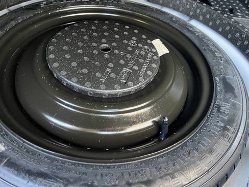 Used 2015 Ford Focus SE image 29