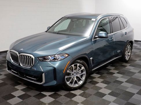 New 2026 BMW X5 xDrive50e w/ Executive Package AWD/4WD image 2