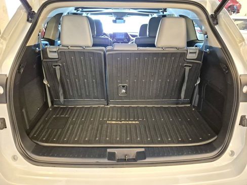 Used 2022 Toyota Highlander Limited AWD/4WD image 36