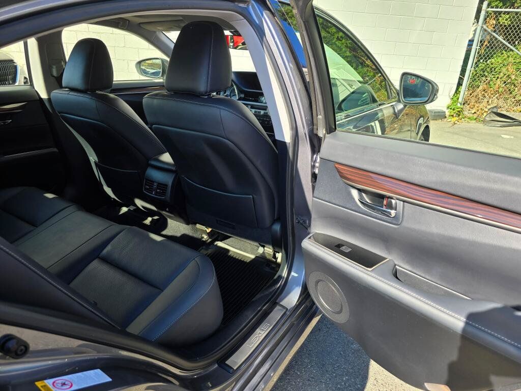 Used 2016 Lexus ES 300h w/ Navigation System Package FWD image 13