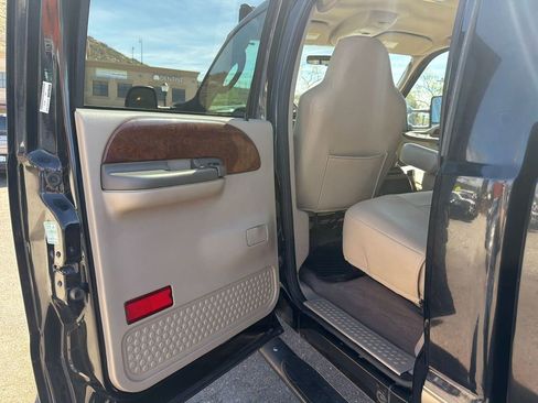 Used 2003 Ford F250 XL image 13