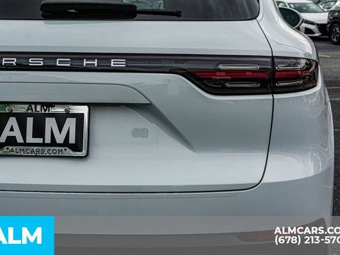 Used 2022 Porsche Cayenne Base image 13