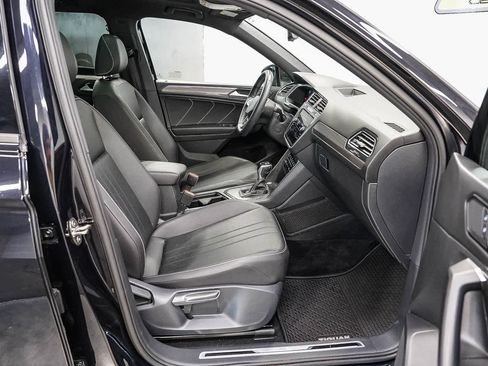 Used 2023 Volkswagen Tiguan SE R-Line FWD image 17