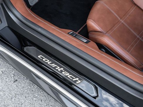 Used 2022 Lamborghini Aventador Countach image 32