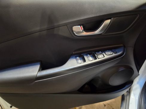 Used 2023 Hyundai Kona SEL w/ Convenience Package FWD image 5