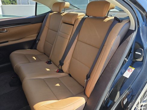 Used 2017 Lexus ES 350 w/ Premium Package FWD image 23