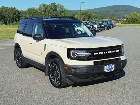 Used 2024 Ford Bronco Sport Outer Banks AWD/4WD image 2