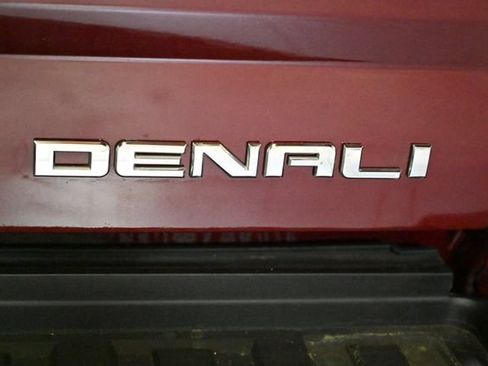 Used 2015 GMC Sierra 2500 Denali w/ Duramax Plus Package AWD/4WD image 11