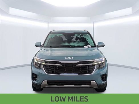 Used 2024 Kia Seltos EX FWD image 11