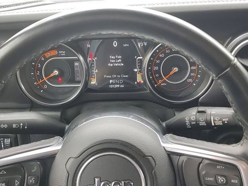 Used 2021 Jeep Wrangler Unlimited Sahara AWD/4WD image 12