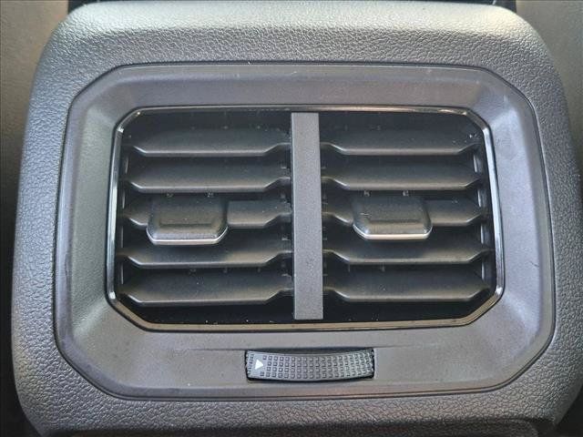 Used 2024 Volkswagen Tiguan SE FWD image 16