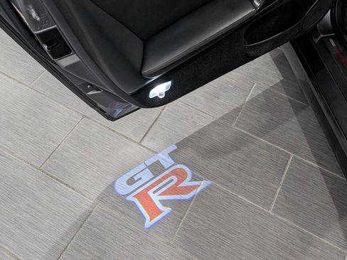 Used 2013 Nissan GT-R Black Edition AWD/4WD image 10