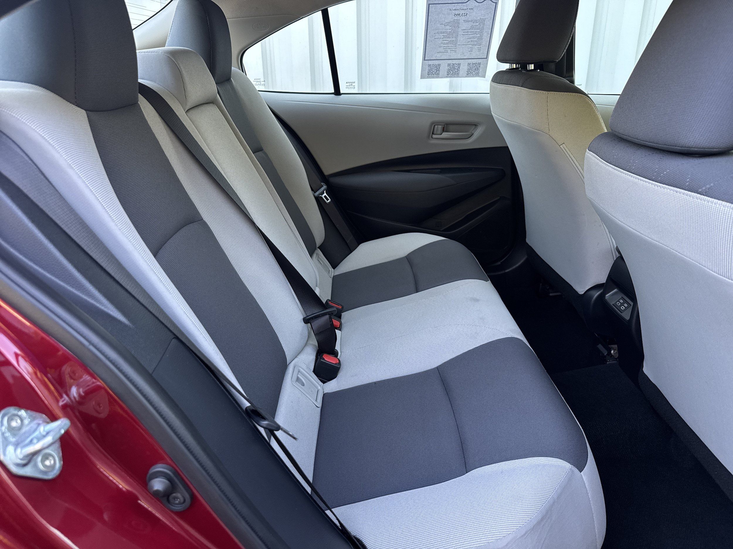 Used 2025 Toyota Corolla LE FWD image 10