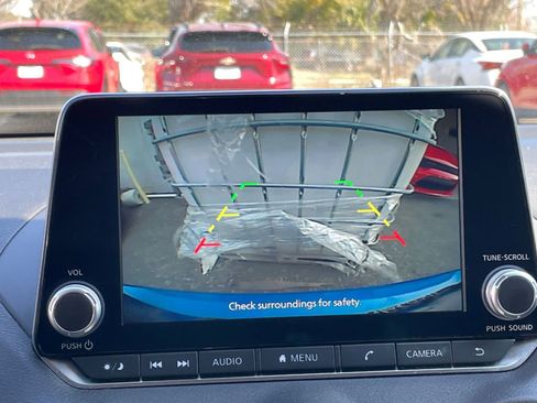 Used 2025 Nissan Sentra SV image 22