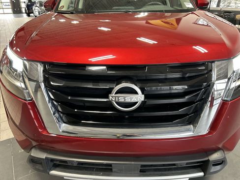 Used 2024 Nissan Pathfinder SL image 34