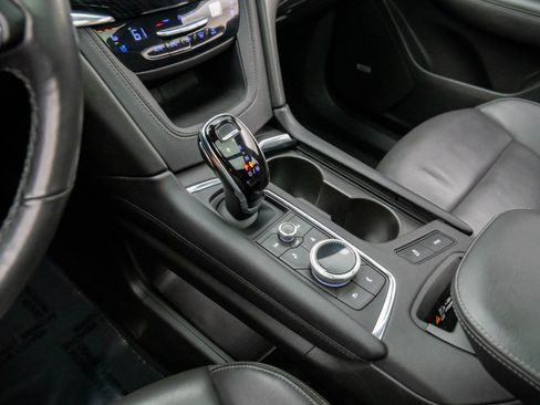 Used 2020 Cadillac XT6 Premium Luxury image 12