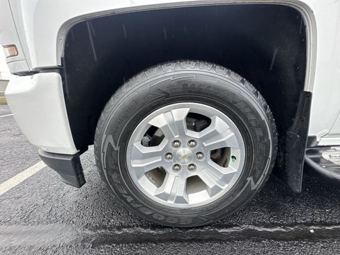 Used 2018 Chevrolet Silverado 1500 LT w/ All Star Edition image 10