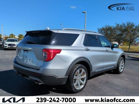 Used 2020 Ford Explorer Platinum w/ Premium Technology Package image 5