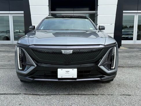 New 2026 Cadillac Lyriq Sport image 2